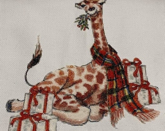 Giraffe with mistletoe and gifts christmas counted cross stitch pattern digital PDF
