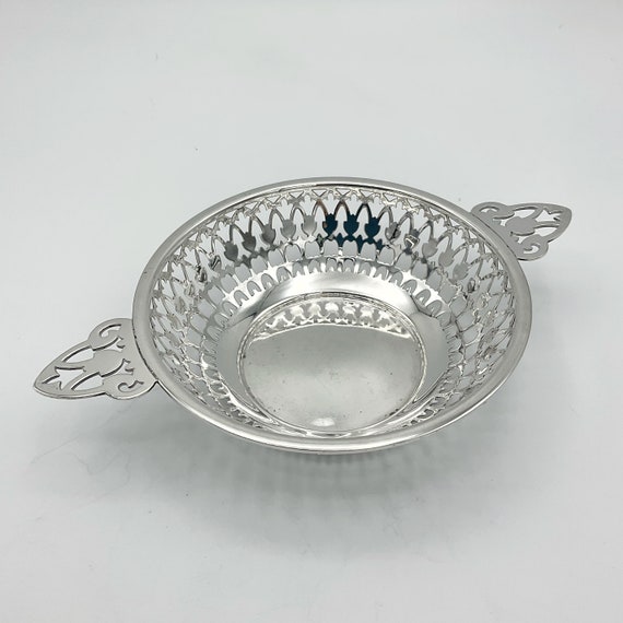 ヴィンテージ スターリングシルバー 装飾ボウル(刻印あり) ヴィンテージ スターリングシルバー 装飾ボウル(刻印あり)