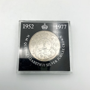 Queens Silver Jubilee Crown, Queen Elizabeth II, Commemorative Crown, Collectible Coin, 1977, Royal Memorabilia