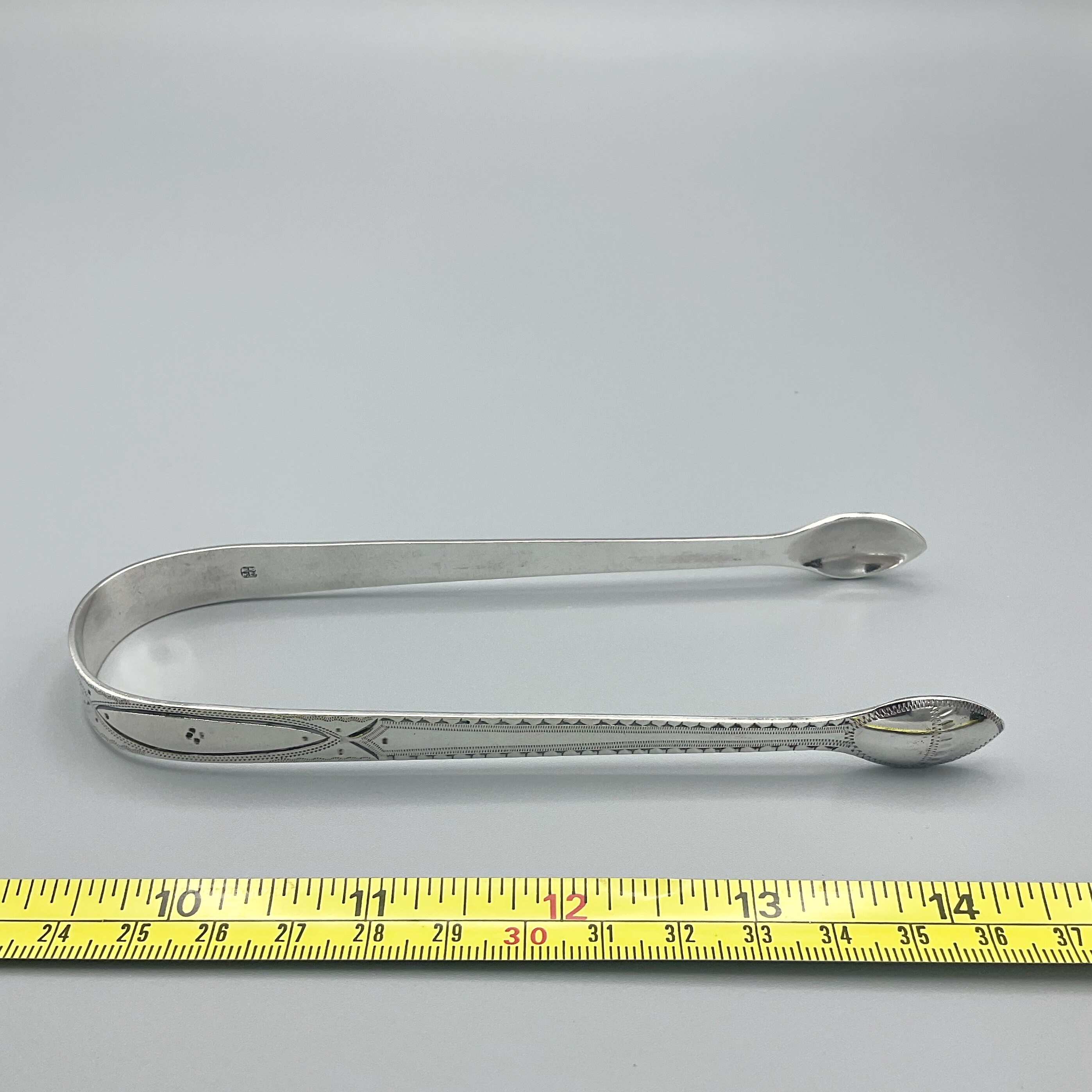 シルバーのシュガートング アンティーク スターリング シルバー シュガー トング、1700