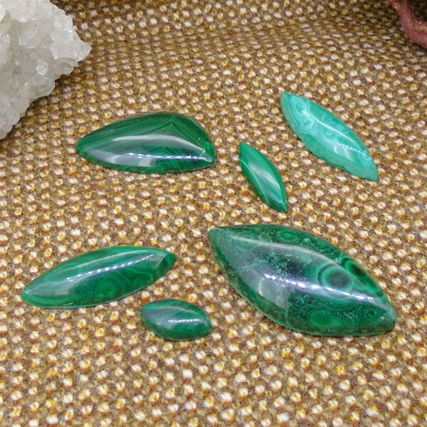 6 x Malachite Cabochons - 15g of Natural Colour Polished Cabs, Mixed Shapes and Sizes, Congo, Green Colours, -  FREE WORLDWIDE DELIVERY 3653