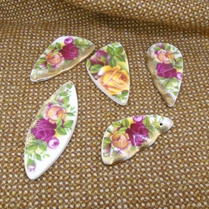 5 x Alte Englische Rose Porzellan Gebohrte Cabochons - 23g Vintage Floral Cabochons, Gelb, Rosa & Lila, Crafting KOSTENLOSE LIEFERUNG WELTWEIT 3639