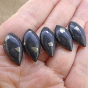 5 x Easdale Gold Cabs - Cabujones escoceses, hermosa pizarra natural con inclusiones de pirita cúbica, Escocia, ENVÍO GRATIS A TODO EL MUNDO