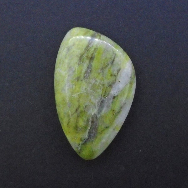 1 x Connemara Cabochon - Wing Shape, Irish Marble, Green Shades, Perfect for Jewellery Setting, Crafts, Ireland,Luck-FREE WORLDWIDE DELIVERY
