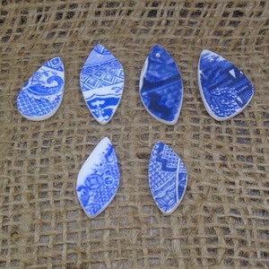 6 cabujones perforados de porcelana vintage Old Willow - 12 g Varias formas, tamaños, azul y blanco, reciclados - ENTREGA GRATUITA EN TODO EL MUNDO 3696