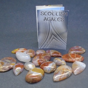 12 x Schotse Burn Anne Agaat Cabs - Chipped & Imperfect, Burn Anne, Schotland, Ideaal voor sieraden, Ambachten - GRATIS WERELDWIJD VERZENDING