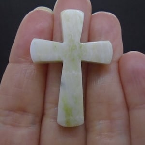 1 x Iona Marmor Kreuz - Hand gemeißelt und poliert, Edelstein aus Schottland, Christentum, Iona, Isle of Iona