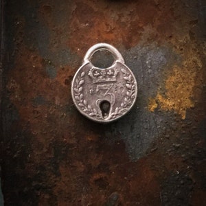 Coin Lock Pendant, Antique Lucky 3 Pence,  Pewter charm P1038
