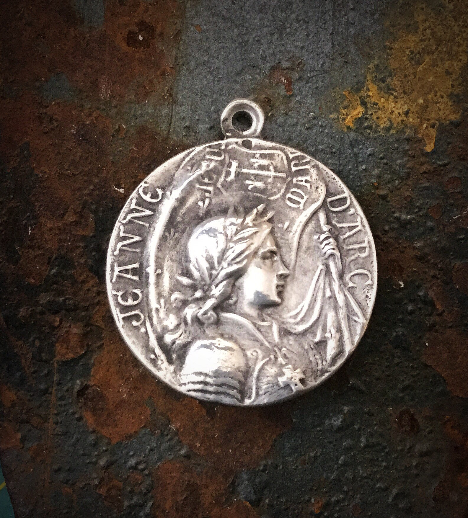 Joan of Arc Pendant Charm, Joanne of Arc Pewter Pendant, French Medal P1039