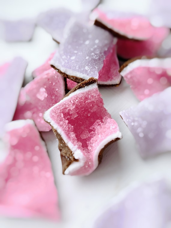 Edible crystals in the shape of heart clusters 💜 #ediblecrystals #veg, crystal candy