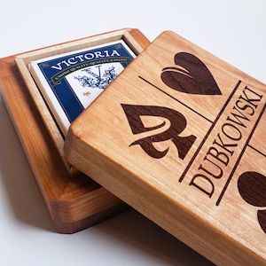 Boîte de cartes à jouer personnalisée, boîte de jeu de cartes à jouer personnalisée, pour le poker, les jeux de cartes, une soirée jeux en famille, un cadeau d'anniversaire ou de Noël !