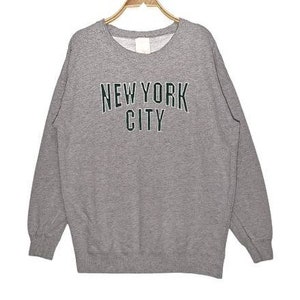 NEW YORK CITY Big Spellout Patched Sweatshirt Crewneck Size O
