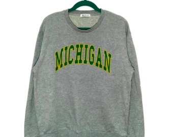 Sweathirt MICHIGAN Printed Spellout Crewneck Nice Condition