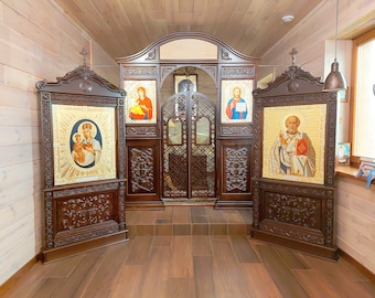 Iconostasio de madera tallada: mobiliario personalizado para iglesias ortodoxas