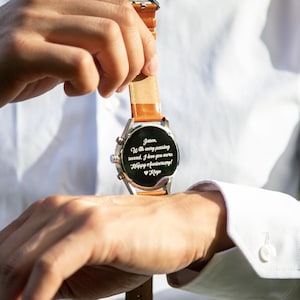 Engraved Metal Watch w/ Tan Leather Strap & Gift Box - Personalized Message Mens Watch Wedding Anniversary Gift Fiance Husband Dad Son bild 2