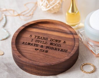 Round Wood Ring Dish - Small Key Coin Ring Tray, Engagement Gift for Couples, Birthday Gift for Husband Wife, 5th Wooden Anniversary Gift