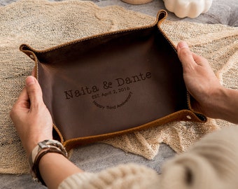 Buioata Valentines Day Gifts for Men, Husband Birthday Gifts Valet Tray, PU  Leather Gifts for Husband Engraved with Touching Sayings, EDC Valet Tray