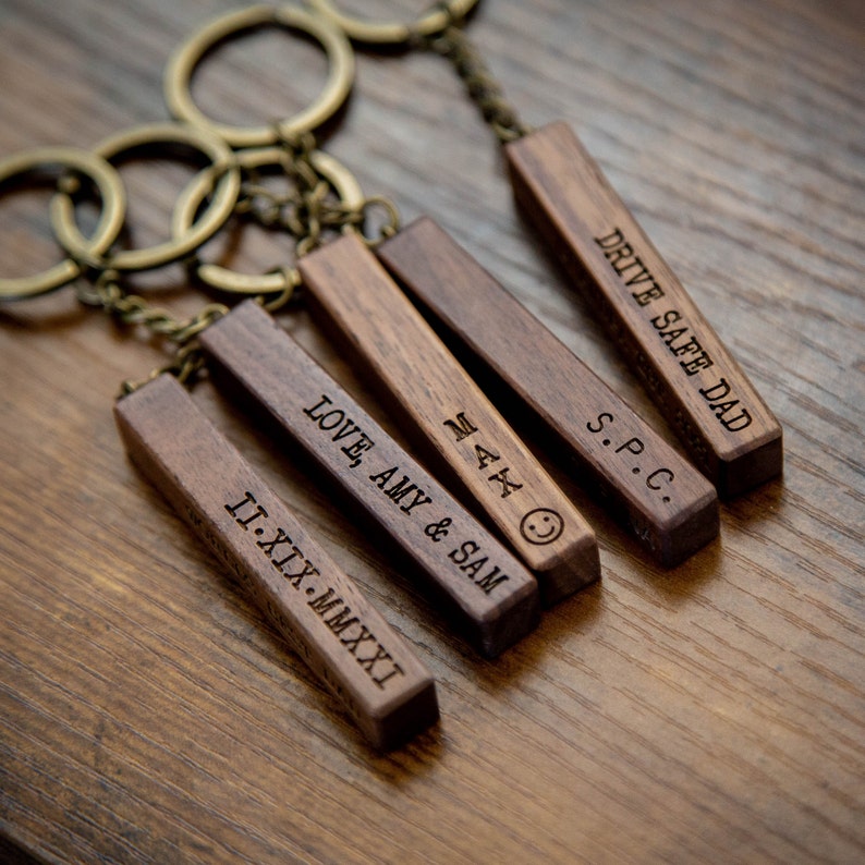 Wood Bar Key Chain Custom 4 Sided Engraved Keychain for New Home Car, Father's Day Gift for Mom Dad Grand pa Husband From Kids, Dad Gift afbeelding 1