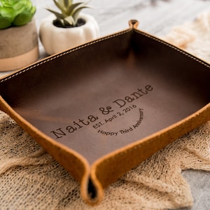 Engraved Anniversary Leather Valet Tray Gift - 3rd Year Anniversary Gift Couple Gifts, Dnd Dice Tray, Husband Wife, Thoughtful Custom Gift