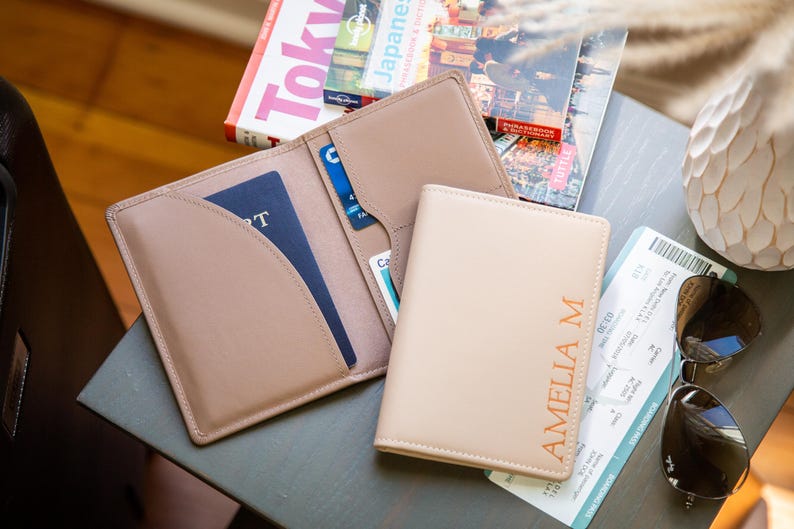 MuujeeWeddings Passport Holder - Thumbnail 4