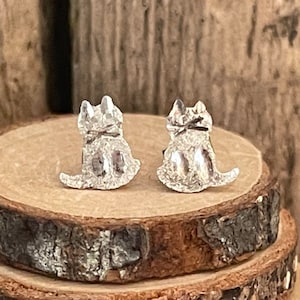 Vintage Solid Silver Retro Cat Earrings | Simple Plain Small Studs | Everyday Pierced Ear | Feline Kitty Kitten | Birthday Anniversary Gift