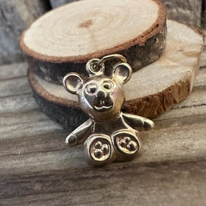 Charm (pendentif) Ours En Peluche En Or Blanc 9 Carats - Neuf Avec étiquettes, Marque JewelleryBox
