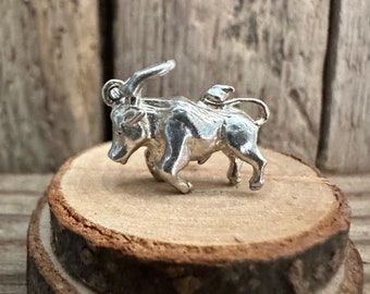 Pendentif Vintage Signe Du Taureau En Argent Rhodié - Jamais Porté - Médaille 2,1 Cm