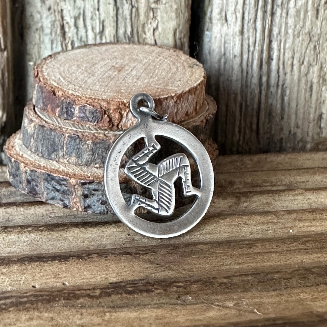 Vintage Silver Manx Charm C 1970s Hallmarked Jewellery Isle Of Man vintage-silver-manx-charm-c-1970s-hallmarked-jewellery-isle-of-man