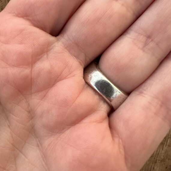 Vintage Solid Silver Brutalist Ring, 1980s London… - image 9