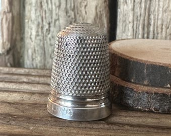 Dedal antiguo de plata maciza, sello Charles Horner Chester, artículo de colección artesanal de 1913, regalo vintage para estudiantes de costura, modistas y sastres