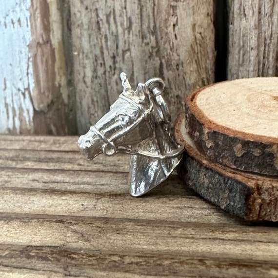 Collane con ciondolo a forma di testa di cavallo in stile etnico vintage, per donne e ragazze, con ciondolo a forma di cavallo, regali per compleanno, anniversario, Argento