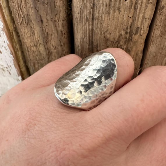 Vintage Solid Silver Brutalist Ring, 1980s London… - image 5