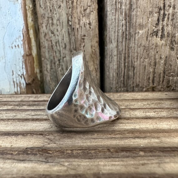 Vintage Solid Silver Brutalist Ring, 1980s London… - image 7