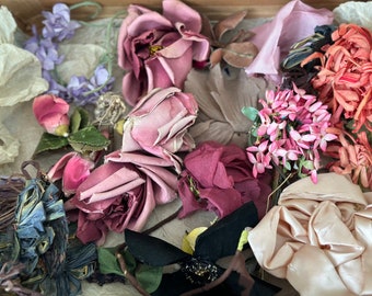 Frankreich Sammlung 1920s Antike Hutblumen - Millinery hat flowers - Corsage - Stoffblüten Blumen Bouquet