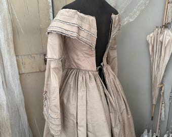 1800 年代オリジナル アンティーク ビクトリア朝時代のドレス