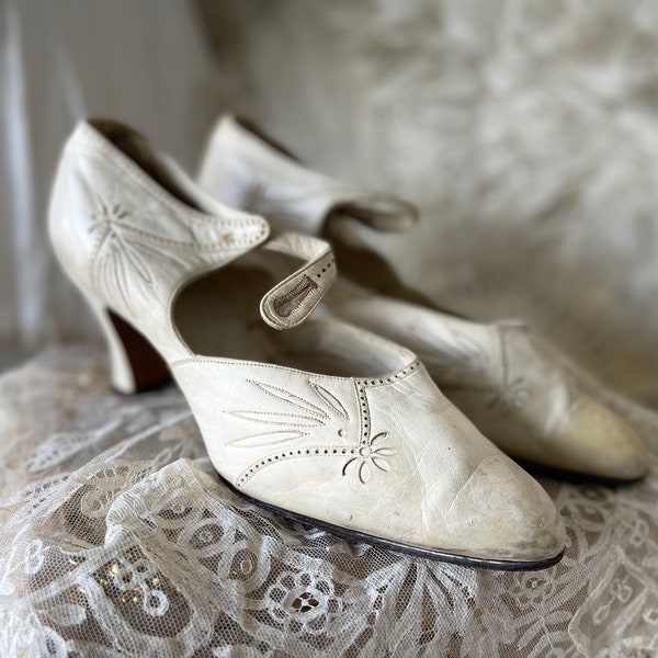 1920s wedding shoes - antique wedding pumps - edwardian shoes - vintage wedding