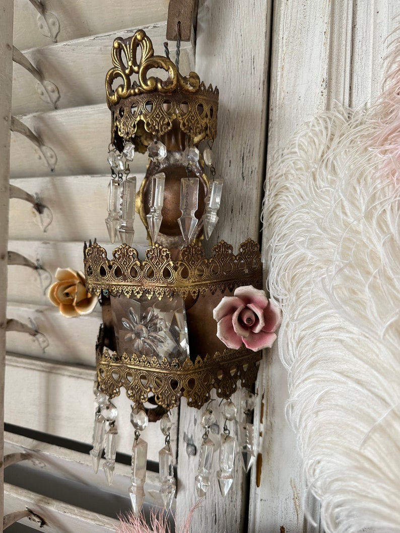 Umwerfende Italienische Vintage Empire Wandlampe Chandelier mit Porzellanrosen und Kristall Behang Boudoir chic zdjęcie 7