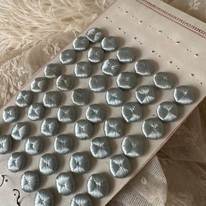 Stunning antique 1920s French button card with 48 dainty buttons in baby blue image 3