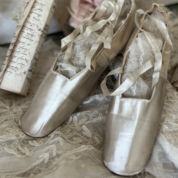 Charming antique early 1800s regency silk wedding shoes or dance shoes
