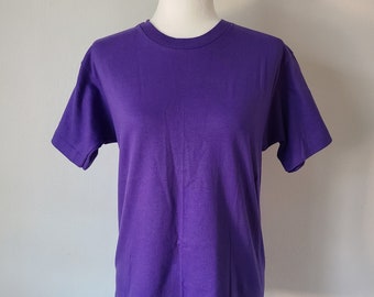 Dead stock vintage Fruit of the loom women's T shirt size small