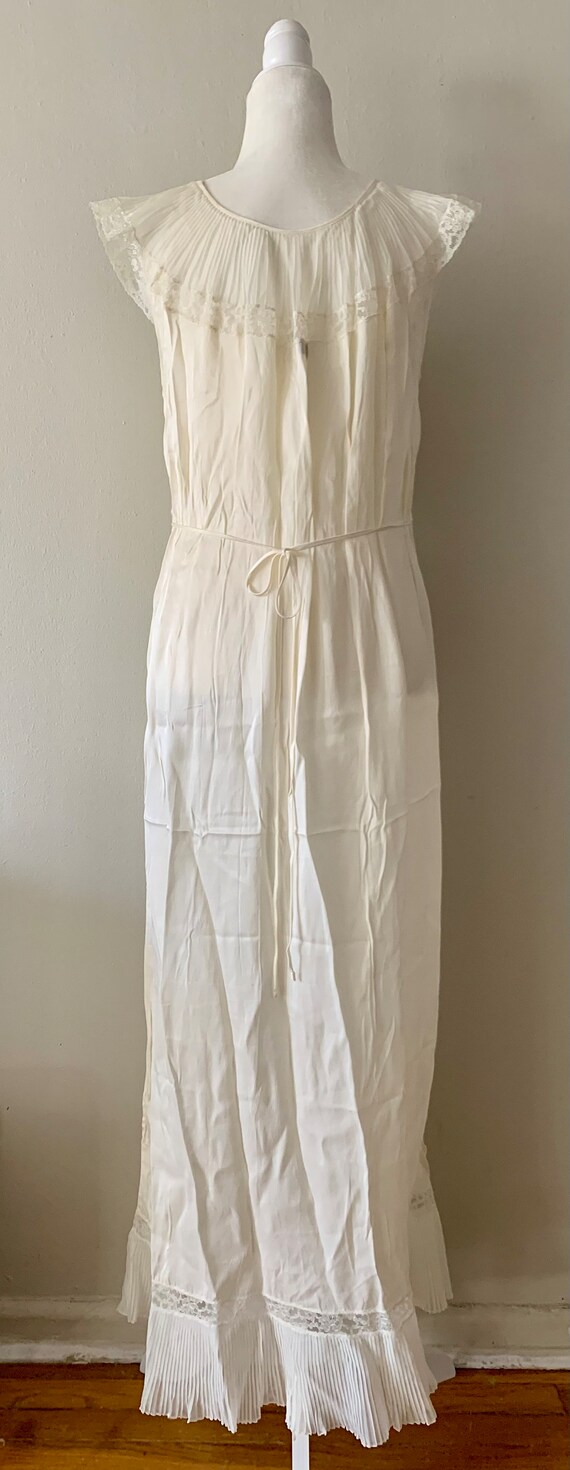 1950's Barbizon Nightgown. - image 6