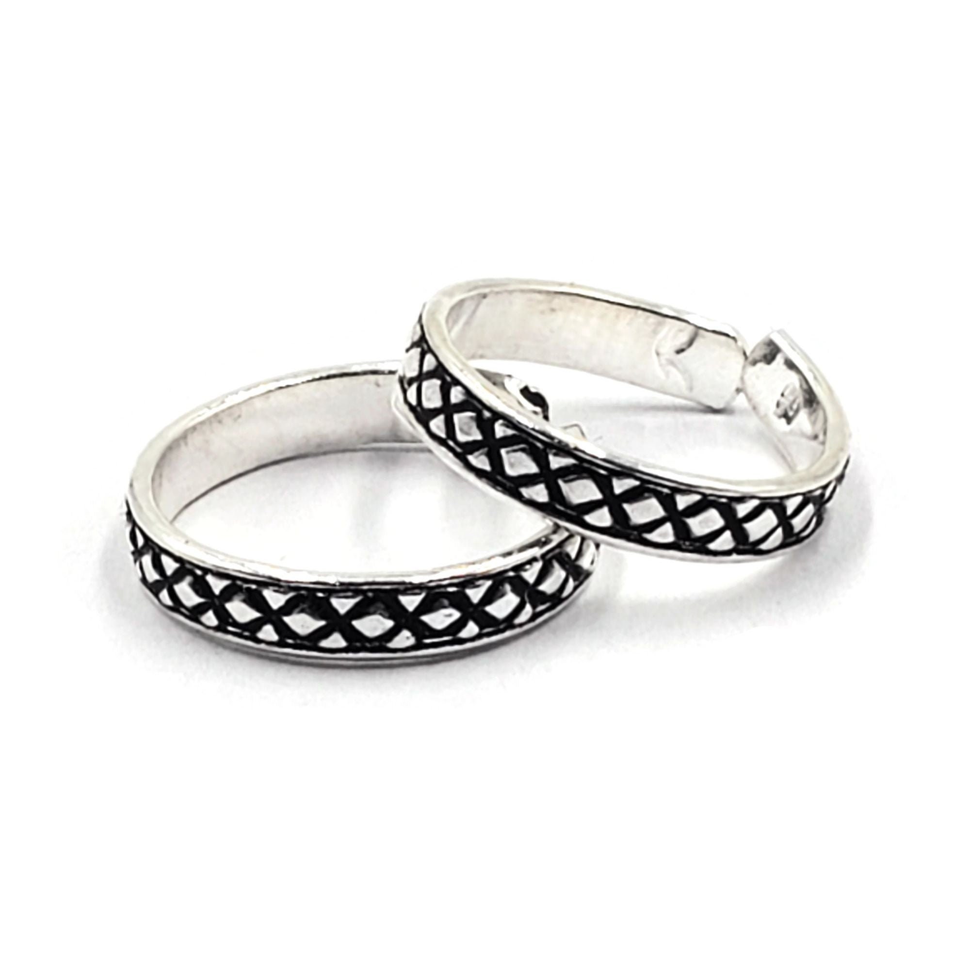 Frolics India Combo of 2 Designer Stones Studded Bichiya/Bichua Alloy Toe  Ring Set Price in India - Buy Frolics India Combo of 2 Designer Stones  Studded Bichiya/Bichua Alloy Toe Ring Set Online