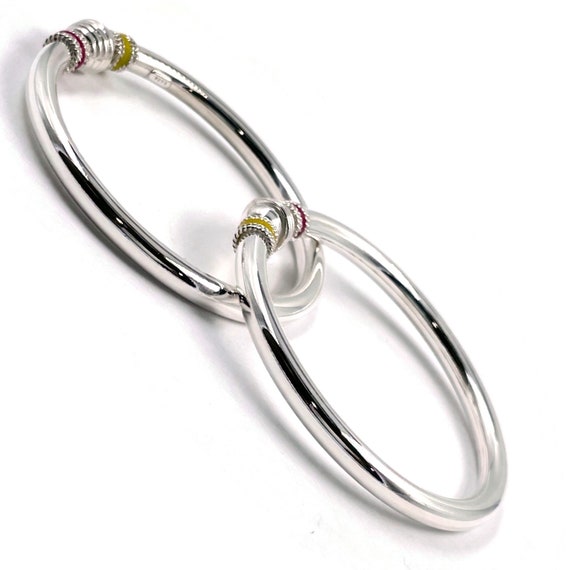 Baby girl deals silver kada