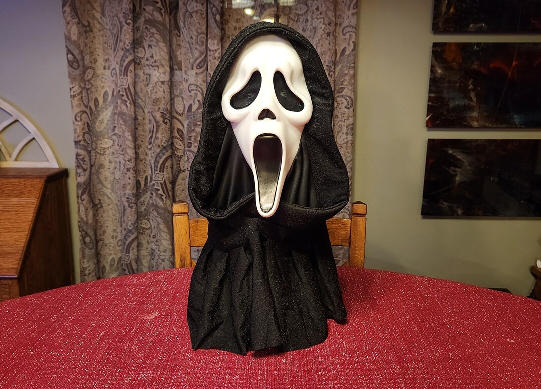 ムービーマニアックス2 スクリーム:ゴーストフェイス Amazon.com: Movie Maniacs Series 2: Scream Ghostface : Toys & Games