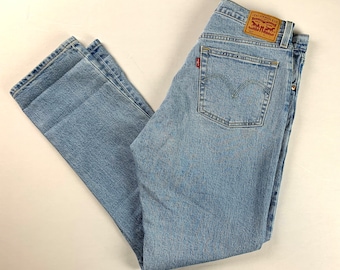 90s Women’s 501 Mom Jeans High Waist Tapered Leg Light Wash | Size 32 x 29.5