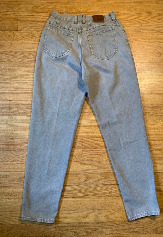 Vintage 80s Riveted Lee High Rise Mom Jeans (W28) - image 8