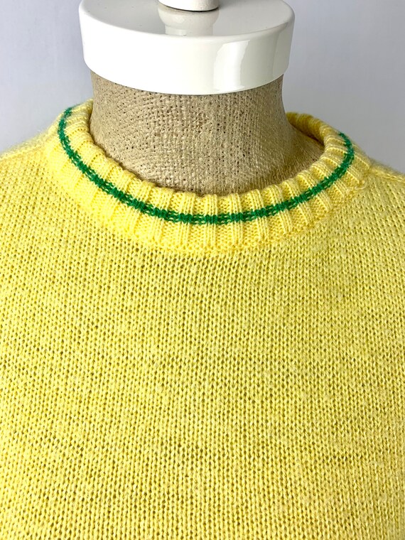 Vintage 60s 70s Mod Yellow and Green Striped Pull… - image 8