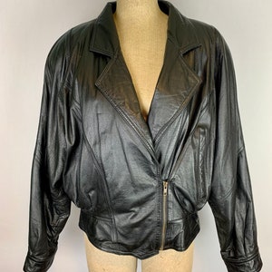 Vintage 80’s Cropped Black Batwing Zipper Leather Jacket Size Large Soft Leather Unlimited Jacket