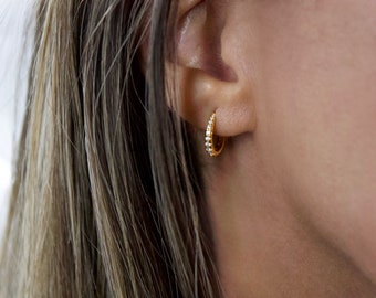 18 k Gold Huggie Reifen, zierliche Ohrringe, minimalistische Vermeil Gold Schmuck, Geschenk für Sie