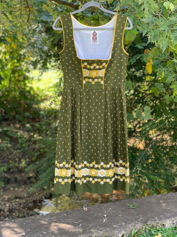 70s Floral Embroidered Dirndl
